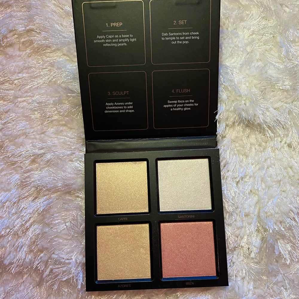 Huda Beauty Highlighter Palette